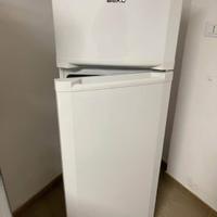 Frigorifero BEKO con freezer