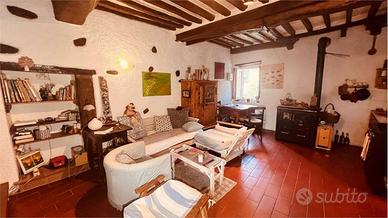 Rustico / Casale di 110 m² con più di 5 locali e p