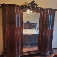 Camera in legno antico