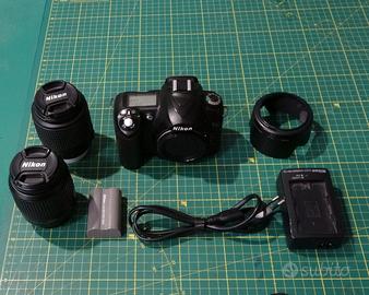 Fotocamera reflex Nikon D50 con secondo obiettivo