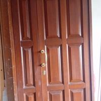 portone di ingresso in legno