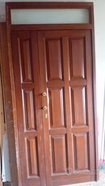 portone di ingresso in legno