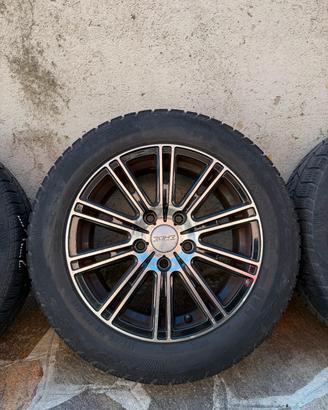 cerchi in lega con gomme