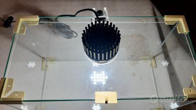 Vasca acquario e plafoniera led Gnc 