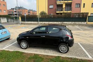 Lancia ypsilon 0.9 twinair 85 cv metano