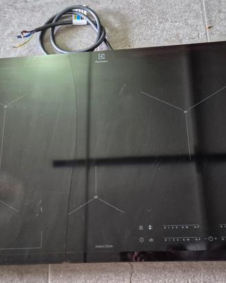 Piano induzione Electrolux vetro riparabile 