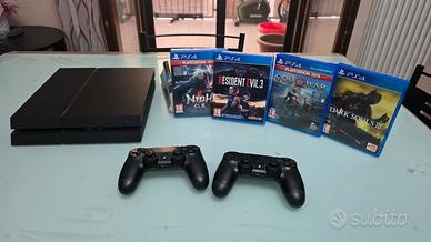 PlayStation 4 500GB + 2 Controller + 4 Giochi
