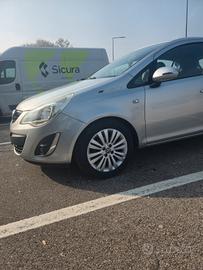 Opel corsa 2012 sport 1.4 101cv