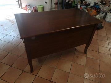 scrivania in legno massiccio