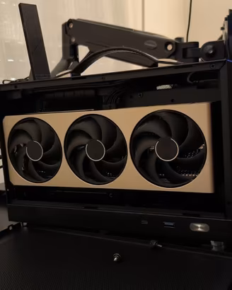 PC Gaming Mini ITX Ryzen 7 9700X + RTX 5080