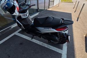 piaggo  Beverly S Hpe 300