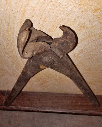 Pinza Piega tubi elettrici Bergam anni 50°.