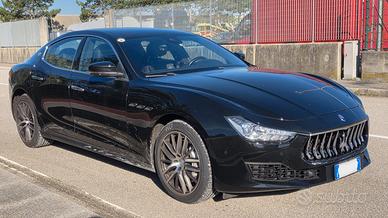 Maserati Ghibli V6 Diesel 275 CV Nerissimo Edition