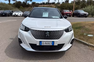 Peugeot 2008 motore elettrico 136 CV GT Pack