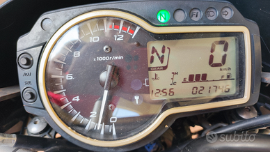 Suzuki GSR 750 PROMO