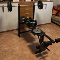 Panca per palestra con pesi