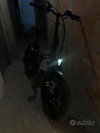 Bici elettrica Argento