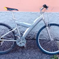 Mountain bike in alluminio da 26