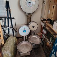 Bassacuna portata 300 kg e 2 bilance da banco 