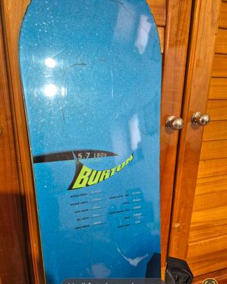 Snowboard hard burton con attacchi