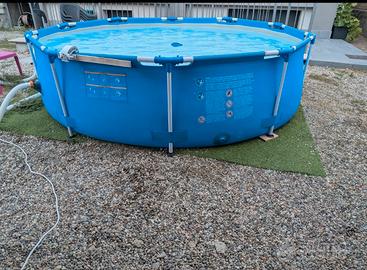 Piscina fuori terra intex