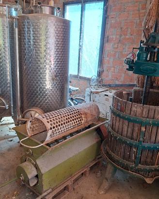 attrezzatura per vino