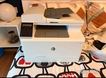 Stampante  Laser multifunzione a colori