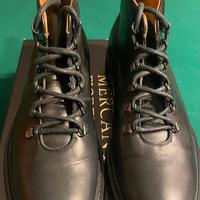 stivaletti con lacci 