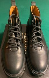 stivaletti con lacci 