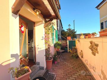 PORZIONE DI TRIFAMILIARE A SERRA RICCÒ