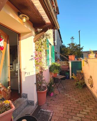 PORZIONE DI TRIFAMILIARE A SERRA RICCÒ