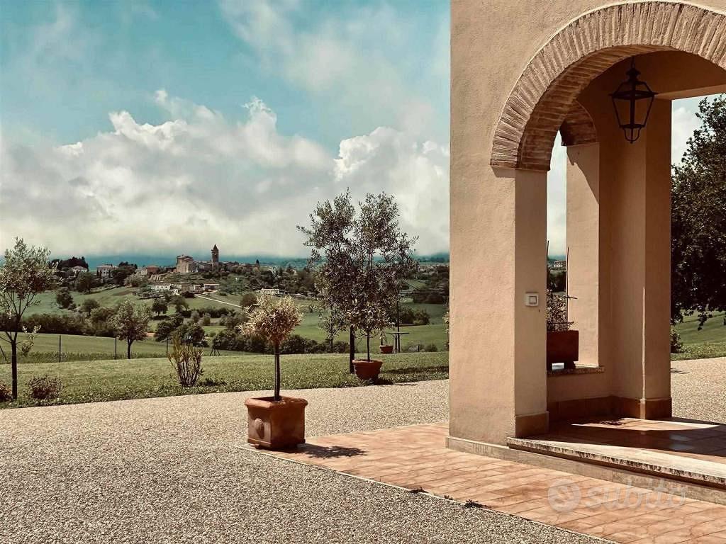 Rustico / Casale di 356 m² con più di 5 locali a M - Vista 4