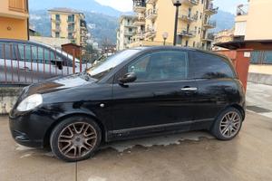 lancia Ypsilon Momo design 