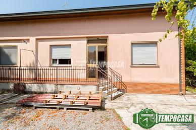 VILLA BIFAMILIARE CON DUE BOX DOPPI