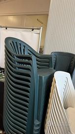 Sedie e tavoli da giardino