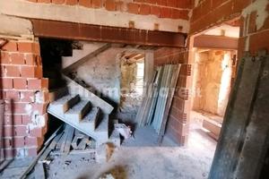 Casa su due livelli Riccò del golfo val di vara