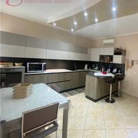 Cucina Completa Scavolini con penisola in Marmo