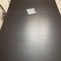 Tavolo in legnò wangle marrone più sedie