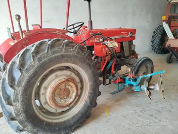 Trattore Massey Ferguson 155