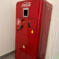 Distributore coca cola