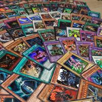 500 Carte YU GI OH Brillanti e scritta oro ecc
