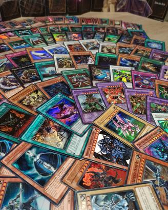 500 Carte YU GI OH Brillanti e scritta oro ecc