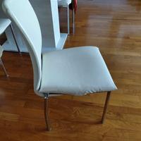 4 sedie bianche + 1 da scrivania bimba