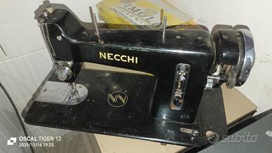 macchina da cucire vintage NECCHI