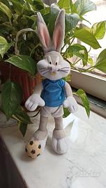 Pupazzo peluche Ferrero Bugs Bunny calciatore.