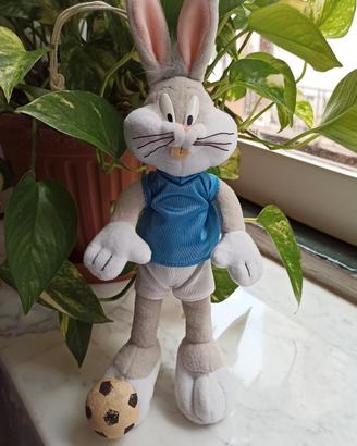 Pupazzo peluche Ferrero Bugs Bunny calciatore.