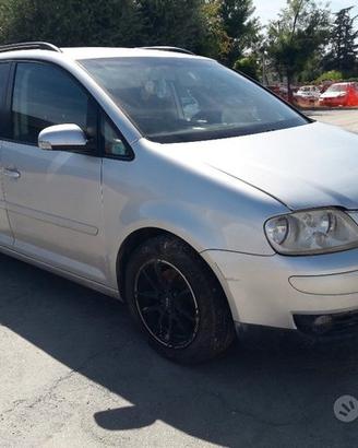 Ricambi Volkswagen Touran 1.600 Benzina Anno 2005
