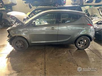 LANCIA Y 2016 1.2 BENZINA