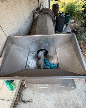 Pigiatrice per uva in acciaio