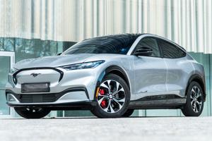 Ford Mustang Mach E Stand. Range Premium AWD 330CV